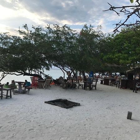 The Exile Sunset Bar & Bungalow Gili Trawangan Exteriör bild