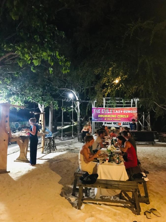 The Exile Sunset Bar & Bungalow Gili Trawangan Exteriör bild